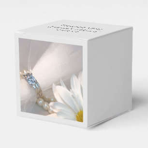 White Daisy Elegance Wedding Favour Box