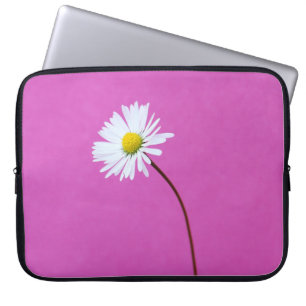 WHITE DAISY ON PINK BACKGROUND LAPTOP SLEEVE