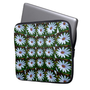 White Daisy Pattern Laptop Sleeve