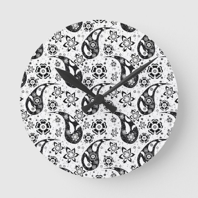 White Floral Paisley Pattern Design  Round Clock (Front)
