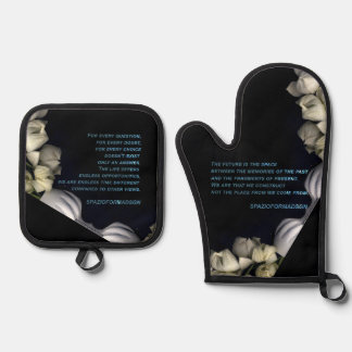 "White heart in black from moon" & Doubt Future Oven Mitt & Pot Holder Set