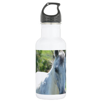 White horse. 532 ml water bottle
