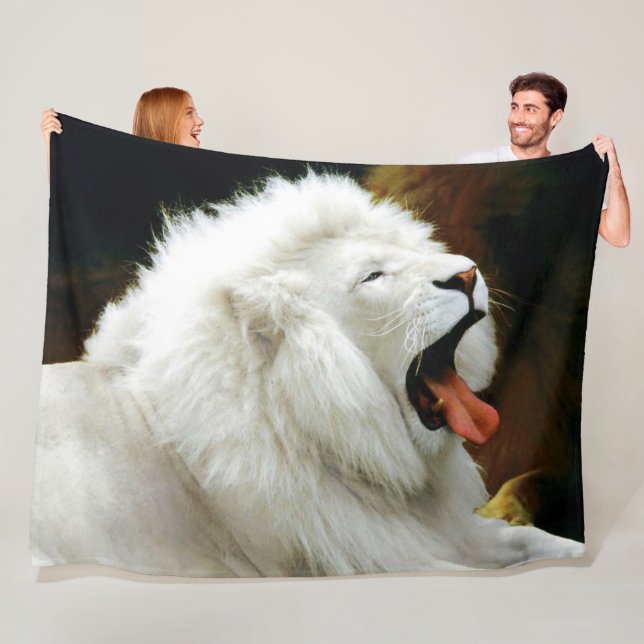 WHITE LION FLEECE BLANKET (In Situ)