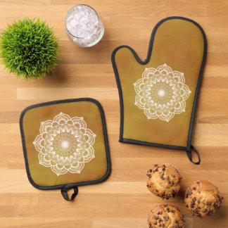 White Mandala on Gold Background Oven Mitt & Pot Holder Set