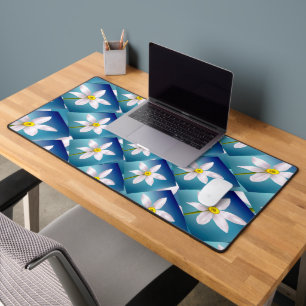 White Narcissus Pattern Desk Mat