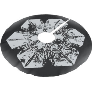 White on Black Snowflake Brushed Polyester Tree Skirt