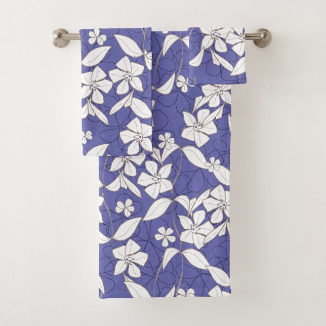 White Periwinkle Flowers Bath Towel Set (Insitu)