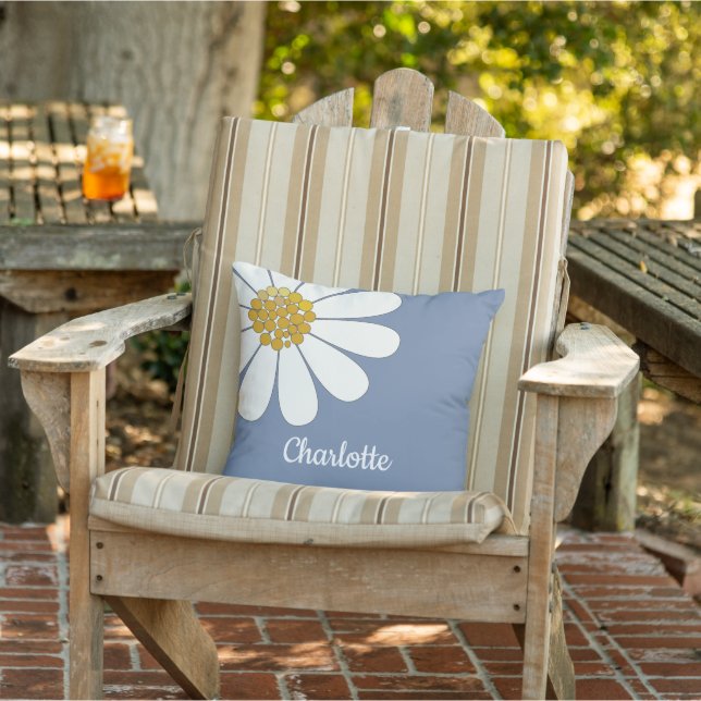 White Retro Modern Daisy Flower Custom Name   Outd Cushion (Chair)