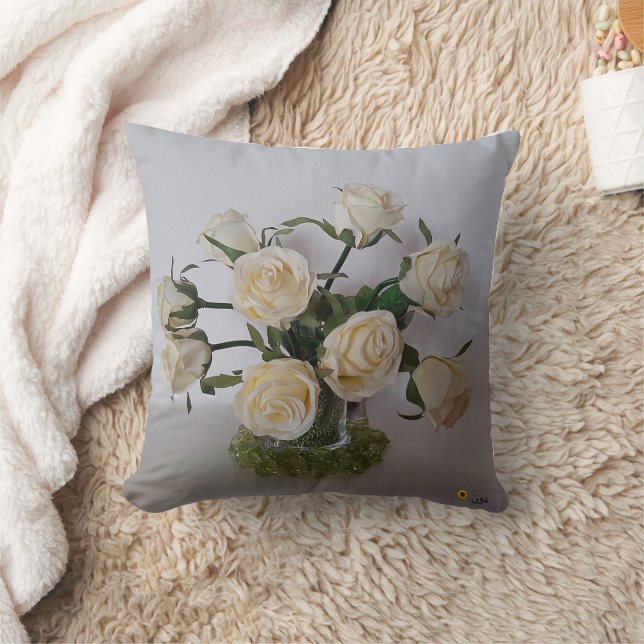 WHITE ROSES CUSHION (Blanket)