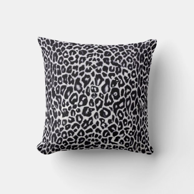 White Snow Leopard Animal Pattern Throw Pillow (Front)