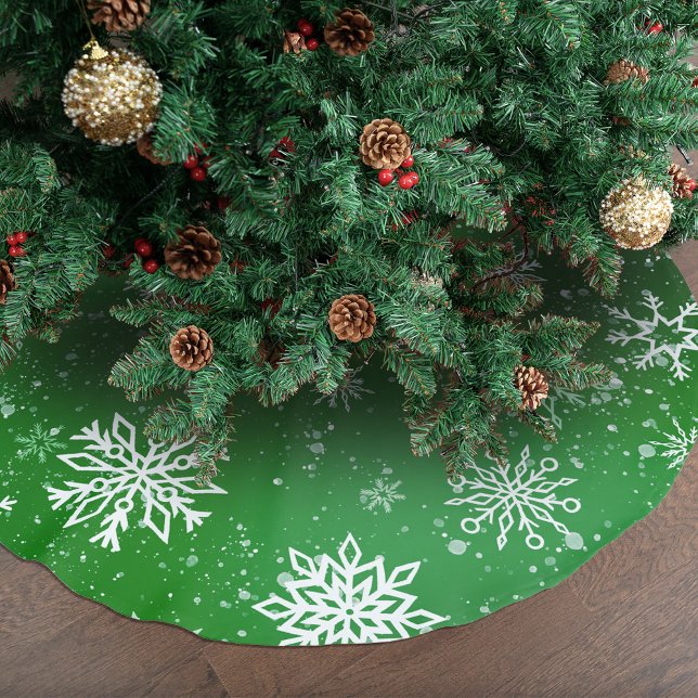 White Snowflakes Emerald Green Brushed Polyester Tree Skirt (Creator Uploaded)