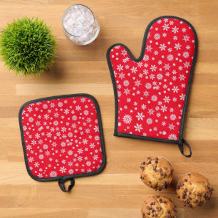 White Snowflakes on Red Christmas Oven Mitt & Pot Holder Set