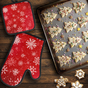 White Snowflakes Ruby Red Oven Mitt & Pot Holder Set