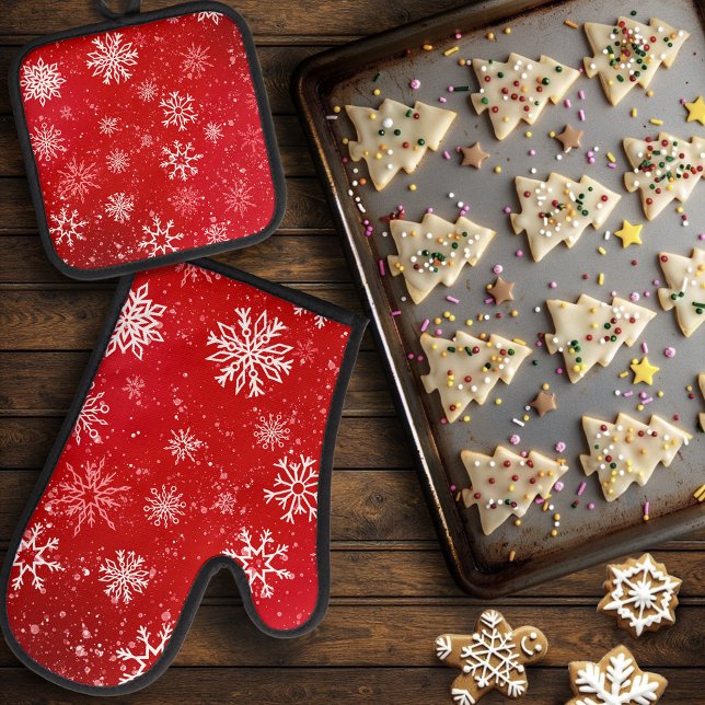 White Snowflakes Ruby Red  Oven Mitt & Pot Holder Set (Creator Uploaded)