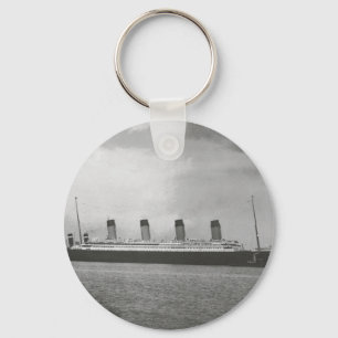 White Star Line - Titanic - Sailing on its Voyage Key Ring