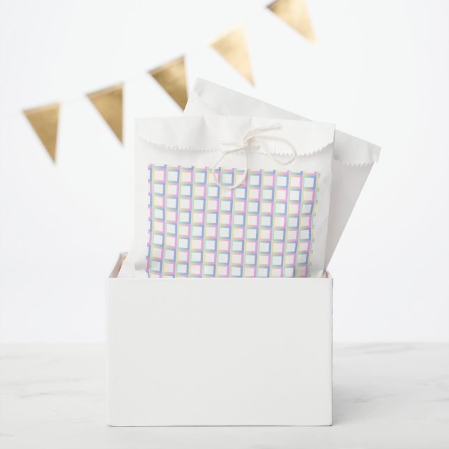 White Symmetric Chequered Gradient Pattern Frames Favour Bag (Party)