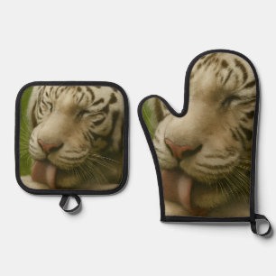 White Tiger in Private Grooming Ritual Oven Mitt & Pot Holder Set