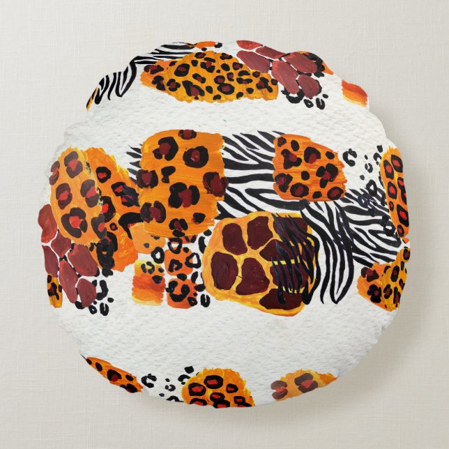 Wild animal mix seamless pattern. Jaguar, leopard, Round Cushion (Front)