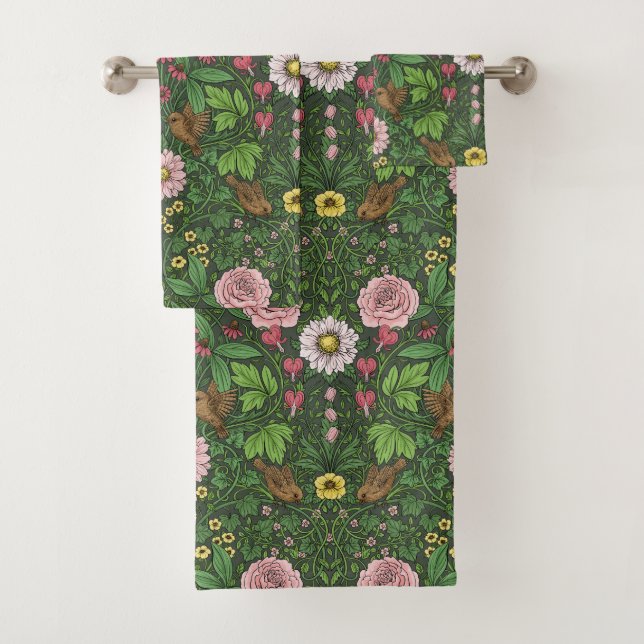Wild garden in green bath towel set (Insitu)
