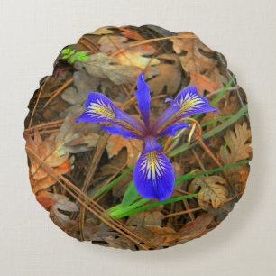 Wild Iris bloom..... Round Cushion