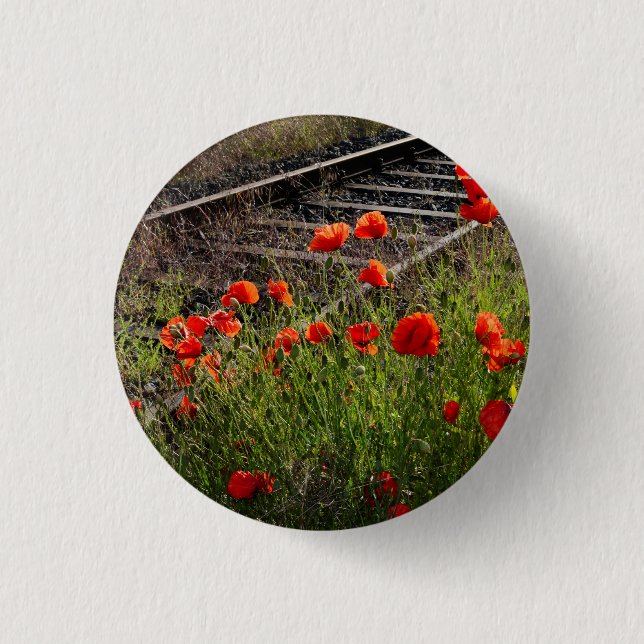 Wild poppy       3 cm round badge (Front)