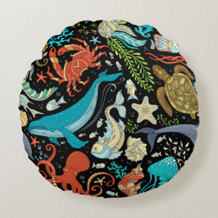 Wild sea life: colourful vintage. round cushion