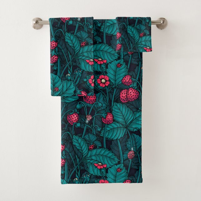 Wild strawberries, red and blue bath towel set (Insitu)