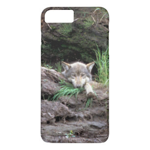 Wild Timber Wolf Cub in Den iPhone 8 Plus/7 Plus Case