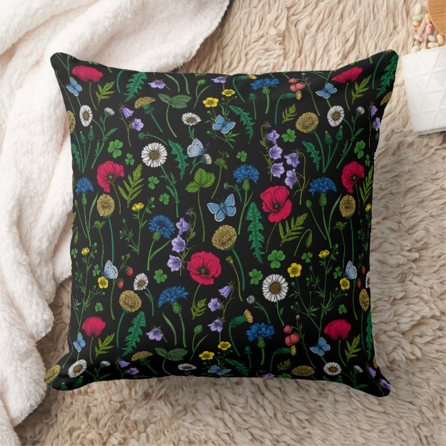 Wildflowers on black cushion (Blanket)