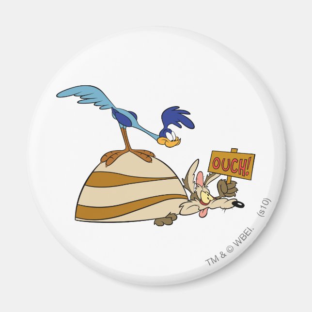 WILE E. COYOTE™ and ROAD RUNNER™ Boulder Magnet (Front)