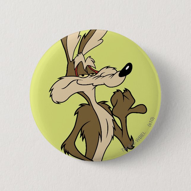 WILE E. COYOTE™ Looking Proud 6 Cm Round Badge (Front)