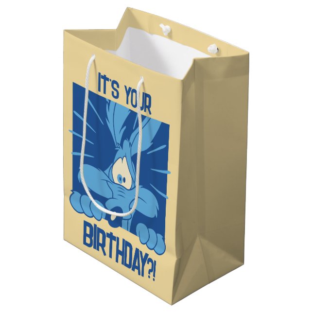 WILE E. COYOTE™ Shocked Expression Medium Gift Bag (Front Angled)