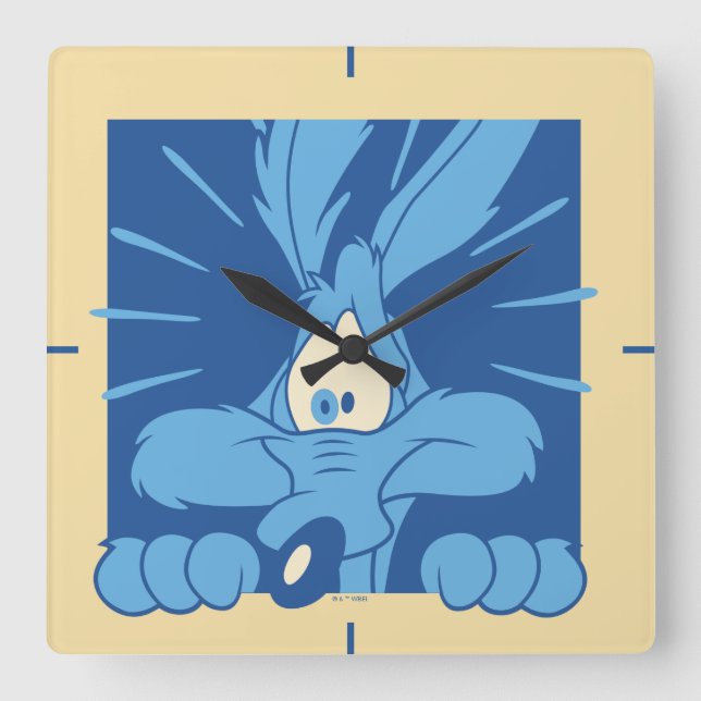 WILE E. COYOTE™ Shocked Expression Square Wall Clock (Front)