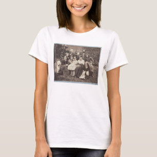 William Morris (1834-96) Sir Edward Burne-Jones (1 T-Shirt