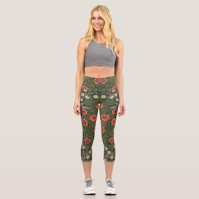 William Morris Blackthorn Garden Flower Classic Capri Leggings (Front)