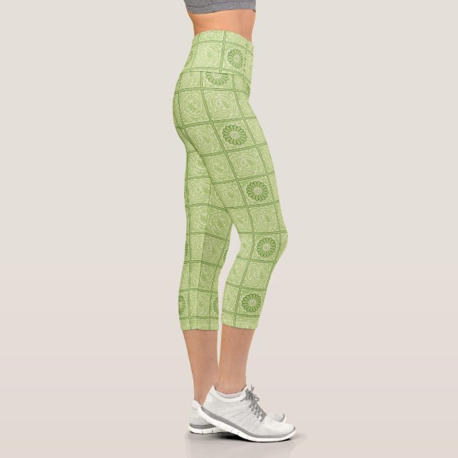 William Morris Diaper Green Tile Pattern Capri Leggings (Right)