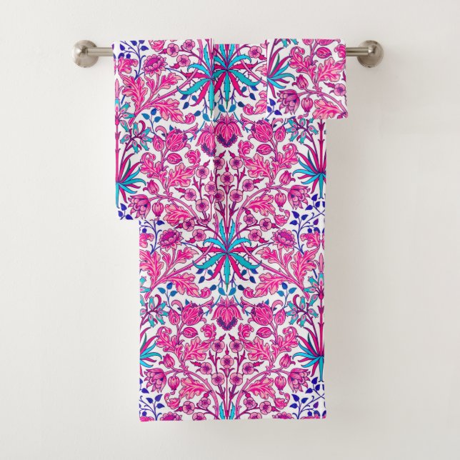 William Morris Hyacinth Print, Fuchsia Pink Bath Towel Set (Insitu)