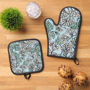 William Morris Jasmine and Leaves Pattern Oven Mitt & Pot Holder Set