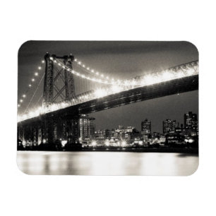 Williamsburg bridge in New York City at night Magnet