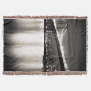 Williamsburg bridge in New York City at night Throw Blanket
