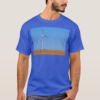 wind turbine on wheat field renewable energy summe T-Shirt