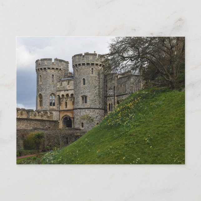 Windsor Castle in Windsor England Postcard (Front)