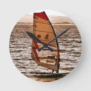 WINDSURFING ROUND CLOCK