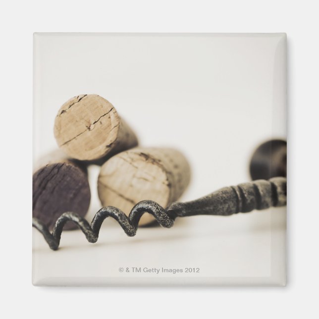 Wine corks with corkscrew magnet (Front)