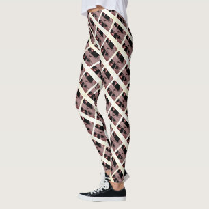 'Wine' image of repeated and interlacing triangles Leggings