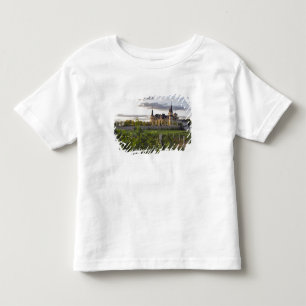 Winery building seen from the vineyard at toddler T-Shirt