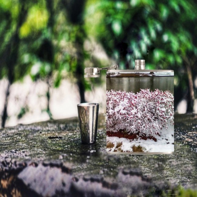 Winter Berries Hip Flask (This Winter Berries Hip Flask design, seems to cool, and refresh your favorite drink!
)
