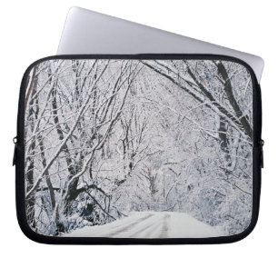 winter christmas 96 laptop sleeve
