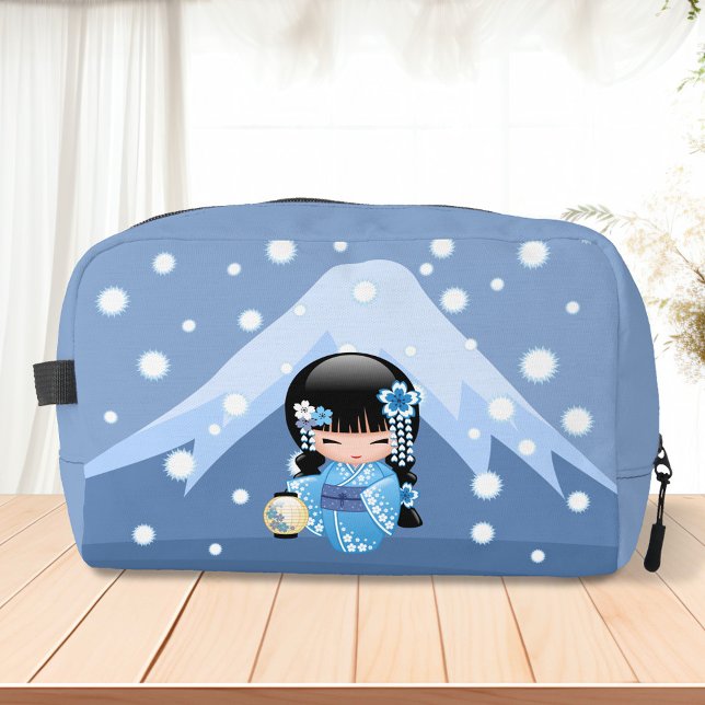 Winter Kokeshi Doll - Blue Mountain Geisha Girl Dopp Kit (Creator Uploaded)