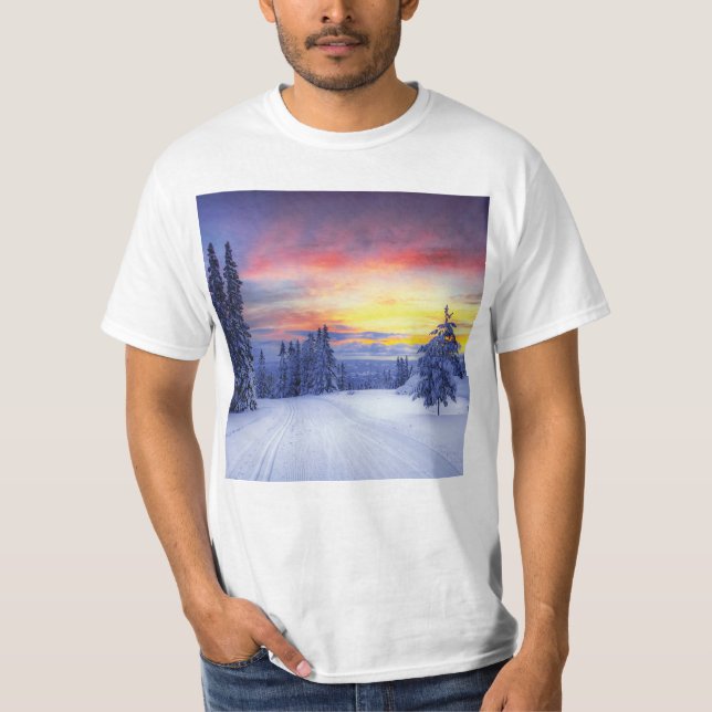 Winter scenery T-Shirt (Front)